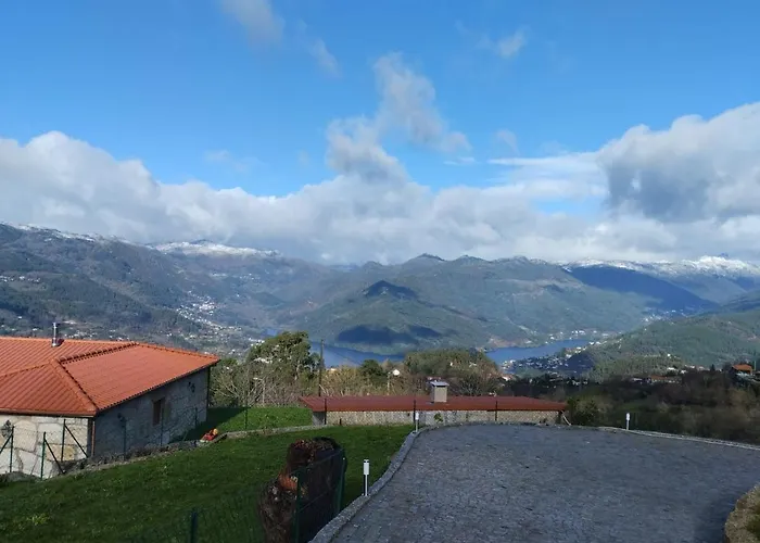 Casa Do Iteiro بيت للعطل *